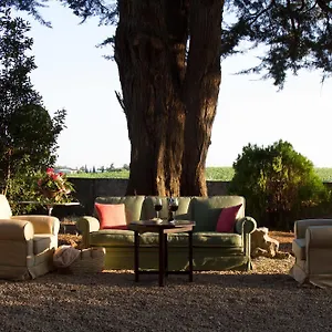 https://villa-fillinelle.it-tuscanyhotel.com